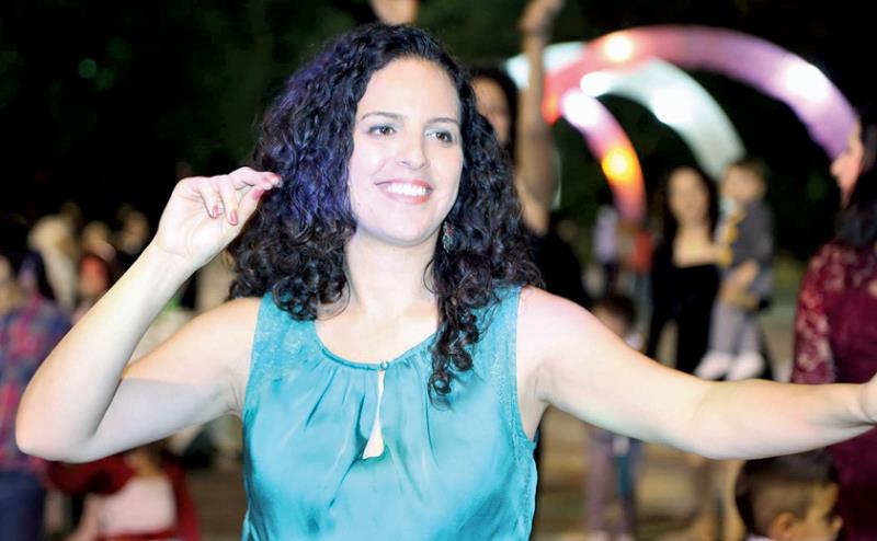 إصابة مراسلة «الميادين» هناء محاميد في وجهها بقنبلة صوتية إسرائيلية