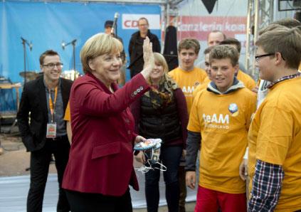 ألمانيا | غياب المنافسين يعزز الحظوظ الانتخابيّة لميركل 