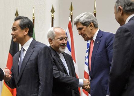 خامنئي أشاد بالمفاوضين وبـ«الخطوات الذكية» |   روحاني: الغرب يعترف بحقّنا النووي 
