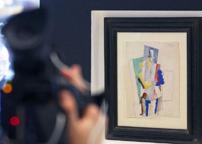 بيكاسو يهدي صور 4.5 ملايين دولار