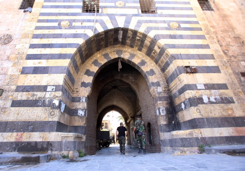 لن تكون المدينة القديمة نقطة تجمّع أخيرة للمجموعات المسلحة كما حدث في حمص (أ ف ب)