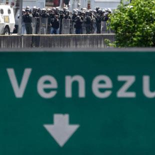 فنزويلا: اشتداد الصراع على السلطة، إلى أين؟