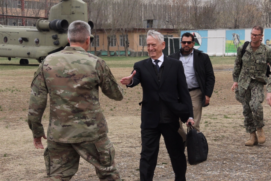 ماتيس في أفغانستان: «طالبان» مهتمّة بمحادثات للسلام
