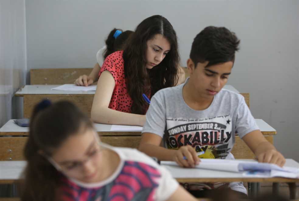 اللبنانيون يدفعون فاتورتين «مدرسيتين»!
