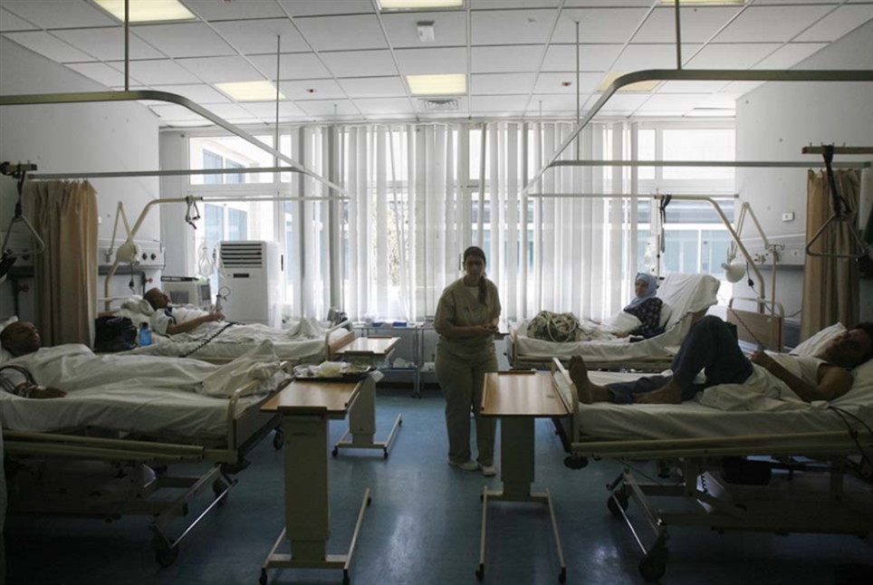 شهر على إضراب المُستشفيات الحكومية: من يسأل عن موت الفقراء؟