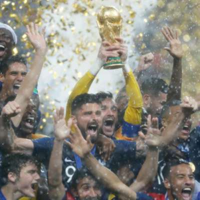 زيدان 1998 ــ  بوغبا ومبابي 2018: مهاجرو فرنسا يعيدون كأس العالم إلى باريس