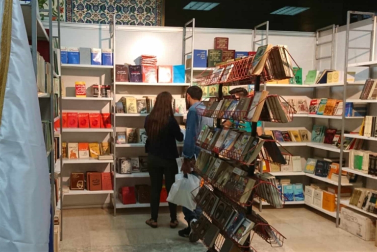 معرض دمشق للكتاب... الرفوف بقيت مُمتلئة