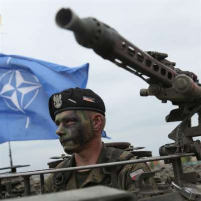 «الناتو» وروسيا: من يحاصر من؟