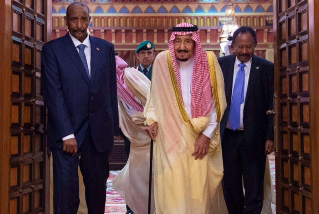 «الحجّ» السوداني إلى الخليج: السعودية والإمارات أوّلاً