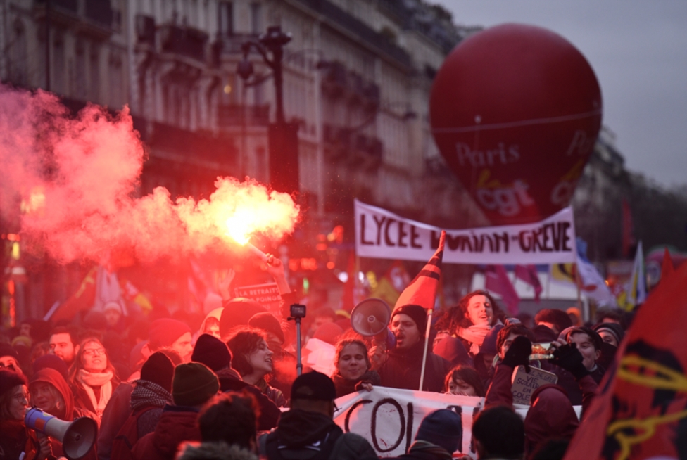 فرنسا: النقابات تواصل الاحتجاج وسط دعوات حكومية للحوار