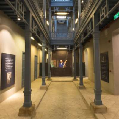 متحف نجيب محفوظ: «فضيحة في القاهرة»!