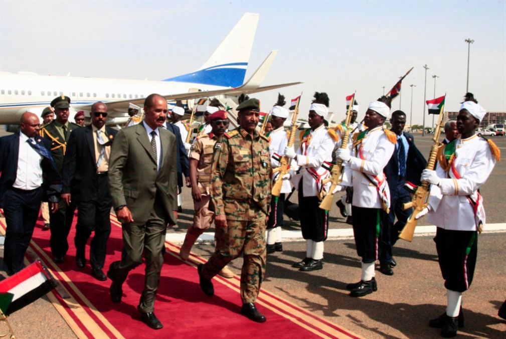 السودان | عسكر النظام ينظّفون ساحتهم: البرهان يقصي المتعاطفين مع الثورة