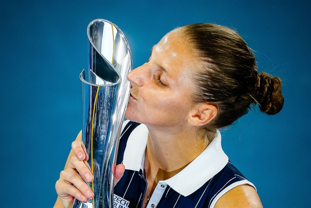 بليشكوفا ترفع لقبها الثالث في أربعة أعوام