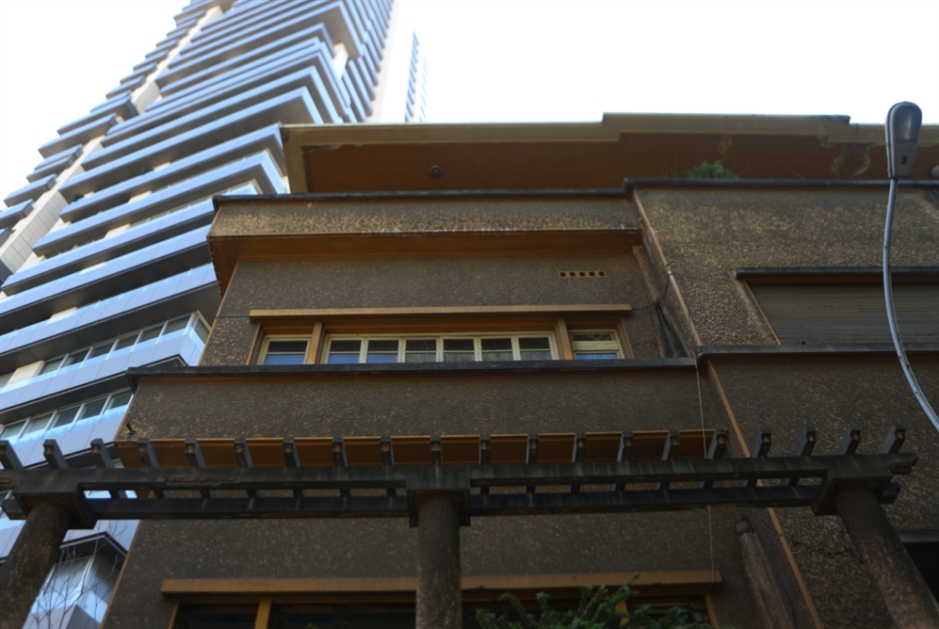 من معالم الحداثة المعمارية في بيروت: مَن المسؤول عن جريمة هدم «مبنى رزق»؟
