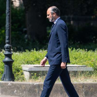 فرنسا تكشف اليوم تفاصيل خطّة تخفيف العزل: هل يطيح «كورونا» رئيس الحكومة؟