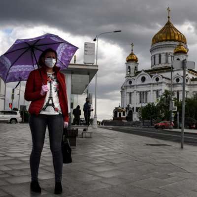روسيا تخفّف إجراءات العزل: سياسة تكثيف الفحوص تُثمر؟