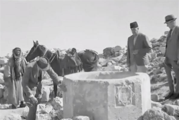 فلسطين: الإحتلال يسطو على حجر المعمودية الأثري