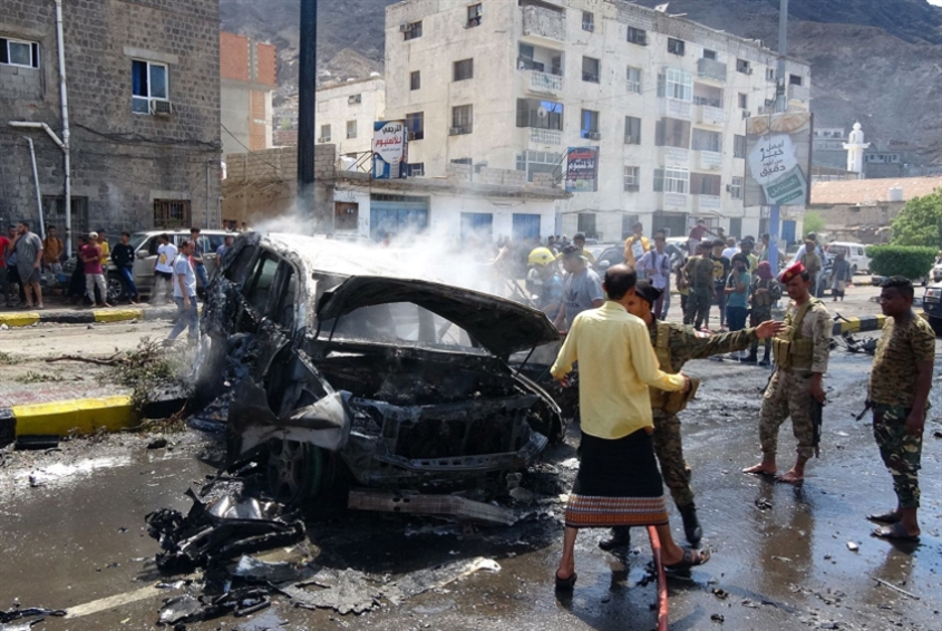 6 قتلى في انفجار استهدف وزيراً ومحافظاً في عدن