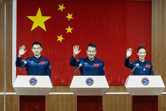 الصين ترسل 3 رواد إلى محطة فضاء السبت المقبل