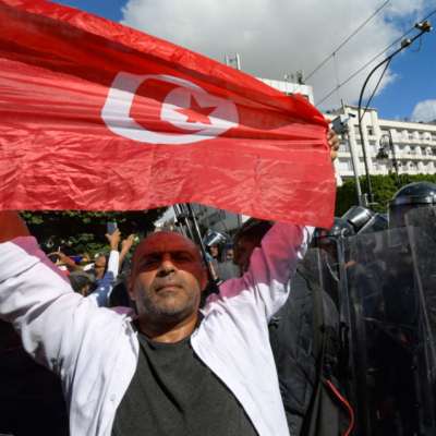 تونس | مُحبّو فرنسا الجدد: انتشاء بتأجيل القمة الفرنكوفونية