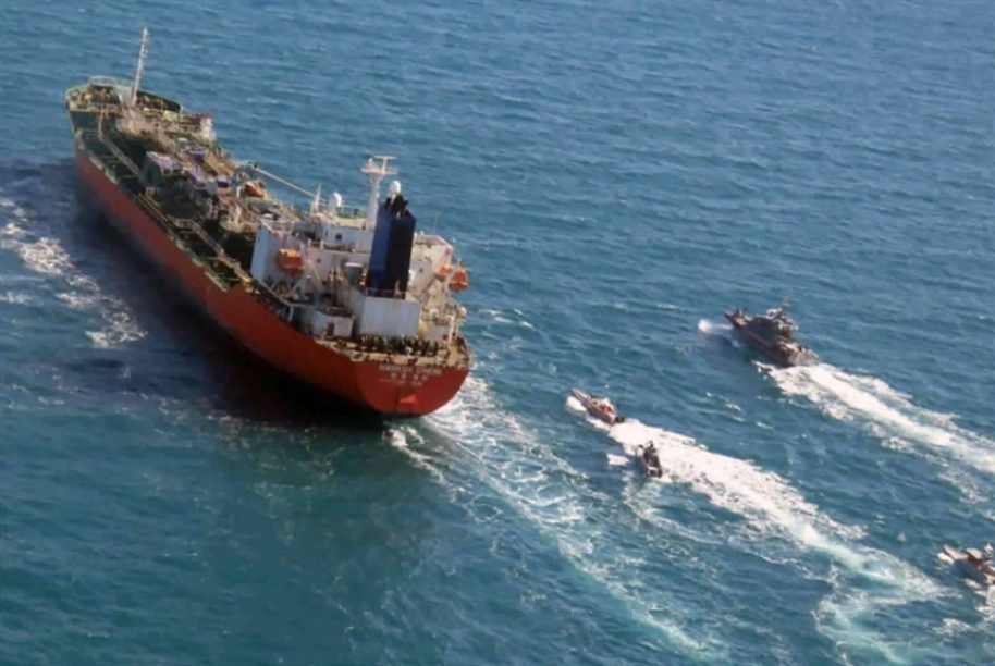 تقرير: البحرية الإيرانية تحبط هجوم قراصنة على ناقلة