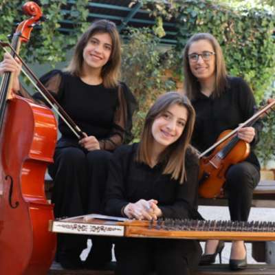 العازف الذي قاد بناته الثلاث على درب النوتة: الياس شوفاني... موسيقى الأعماق