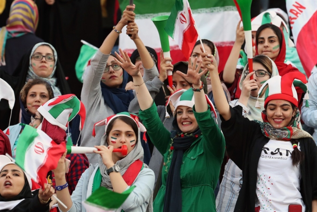 عودة المشجعات الإيرانيات إلى الملاعب