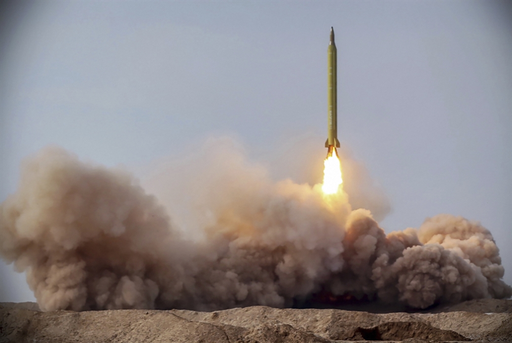 صواريخ باليستية تستهدف معسكرات حلفاء الإمارات في الساحل الغربي