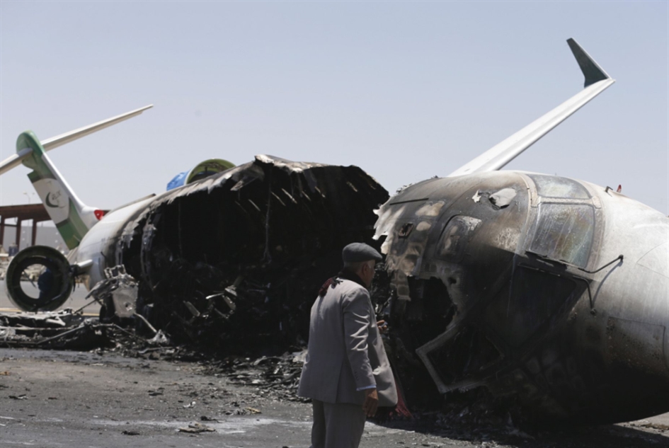 غارات جوية وإعلامية سعودية تستهدف مطار صنعاء الدولي