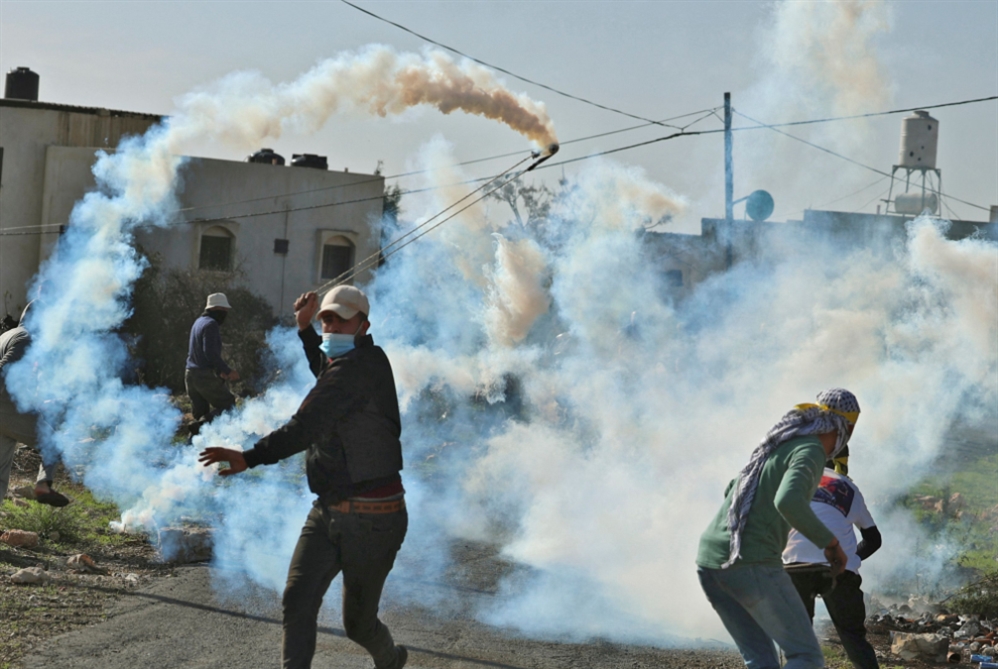 رام الله تَعِد تل أبيب بمواجهة خلايا المقاومة: تحرّك إسرائيلي عاجل لإغاثة السلـطة