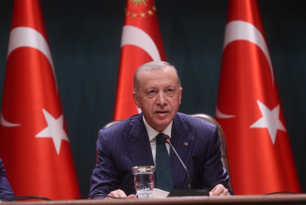 تدهور الليرة التركيّة مستمرّ... وإردوغان يرفع الأجور