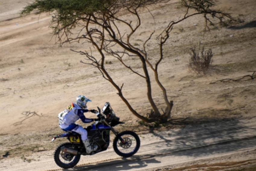 سارا جوغلا أصغر درّاجة تنافس الرجال في الصحراء