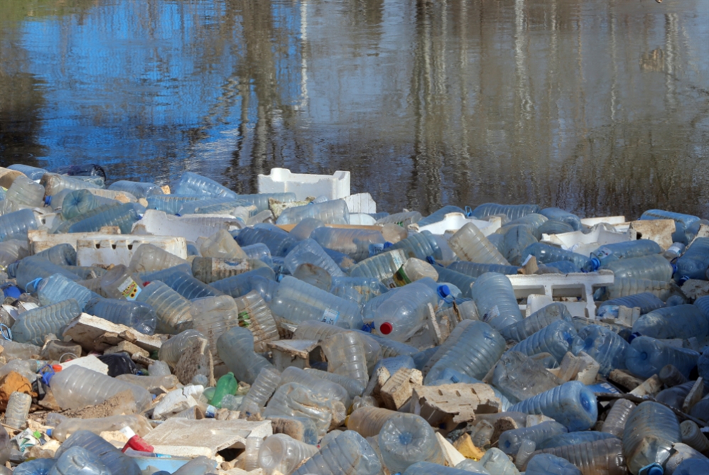 النفايات البلاستيكية: وباء... معروف المصدر