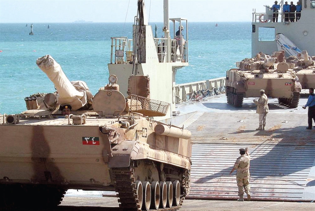  حكومة هادي: الإمارات تعزّز حضورها العسكري في سقطرى