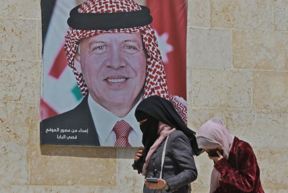 للمرة الأولى منذ خلافهما... ملك الأردن يظهر علناً مع الأمير حمزة