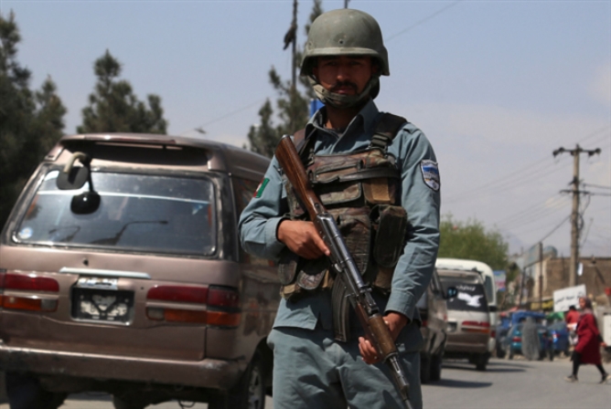 أفغانستان: شرطي يقتل 3 من زملائه