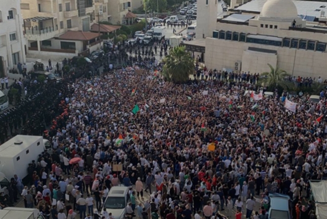 تظاهرات في عمّان: لطرد السفير الإسرائيلي