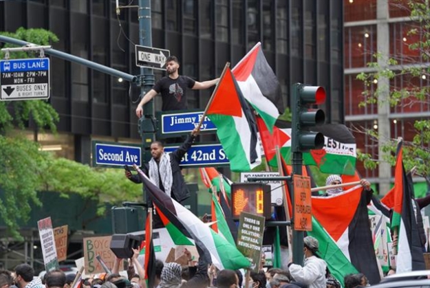 تظاهرات داعمة للفلسطينيين تجوب أنحاء الولايات المتحدة