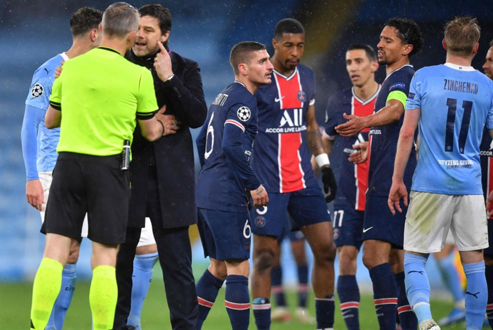 لاعبو باريس سان جيرمان يتّهمون الحكم بشتمهم