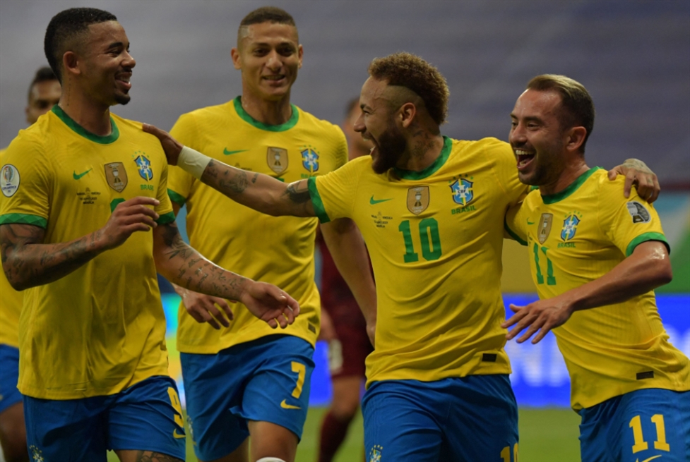 «سحر السامبا» في البطولة الكبيرة: طريق البرازيليين سالكة نحو اللقب