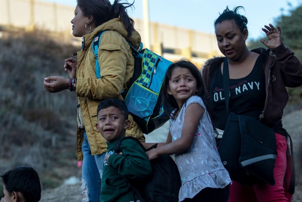 البيت الأبيض يعتزم إنهاء سياسة طرد عائلات اللاجئين على الحدود