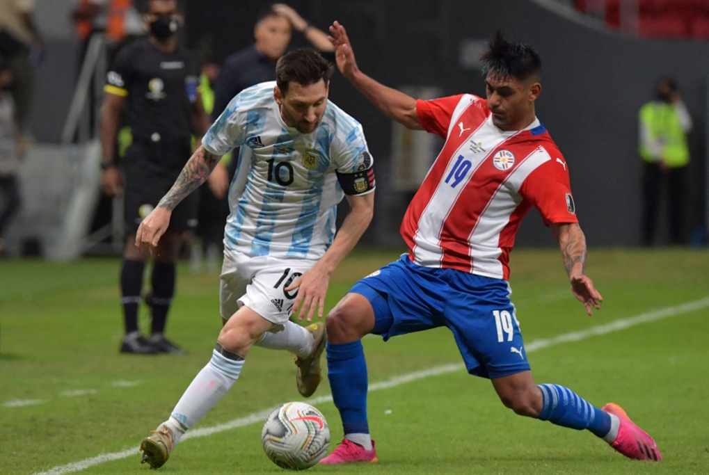 الأرجنتين وتشيلي إلى ربع النهائي