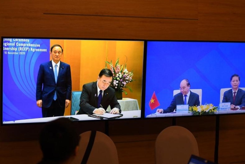 اليابان تصادق على أوّل اتفاقيّة تجاريّة إقليميّة مع الصين