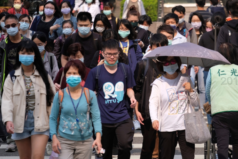 الإعلام الصيني: سكّان تايوان يلجأون إلينا لتلقي اللقاحات!