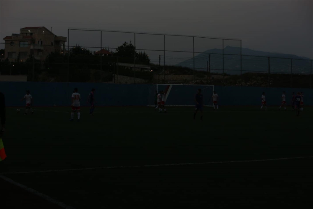 مباراة «على العتمة» في دوري الناشئين اللبناني
