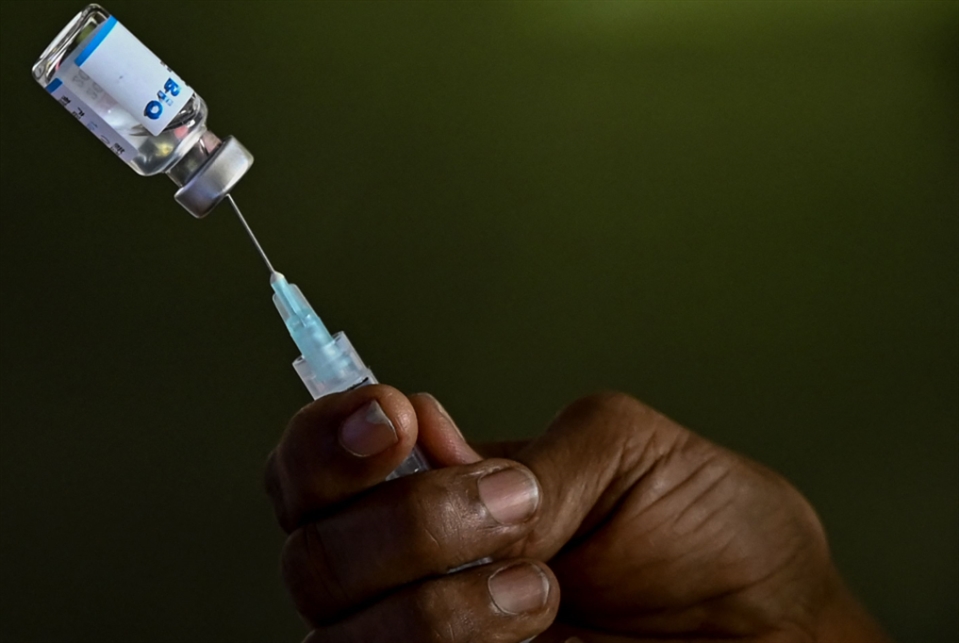 الإمارات تبدأ تطعيم الأطفال من سنّ 3 إلى 17 سنة بلقاح «سينوفارم»