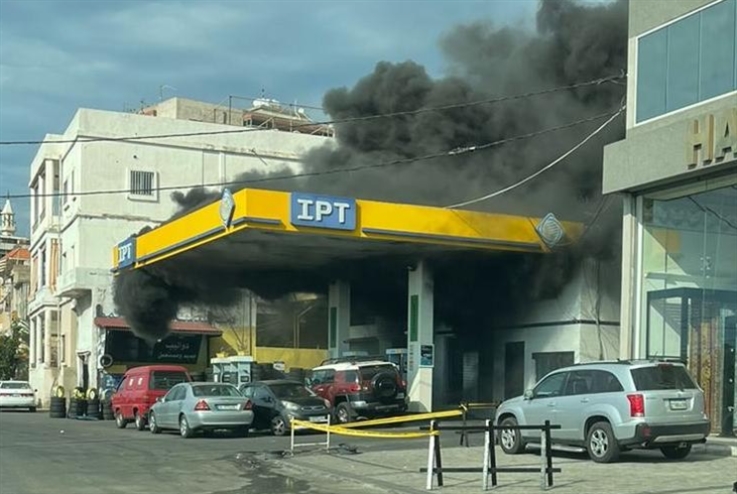 شاهد | محطة وقود تحترق في حارة صيدا