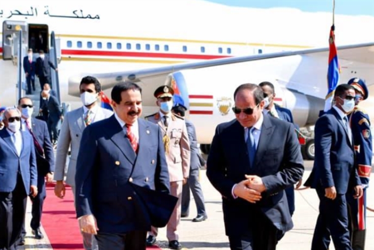الرئيس المصري وملك البحرين يبحثان تطورات «سد النهضة»
