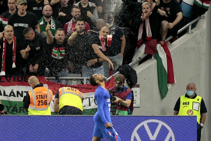 بسبب العنصريّة... عقوبة كبيرة على الاتحاد المجريّ لكرة القدم