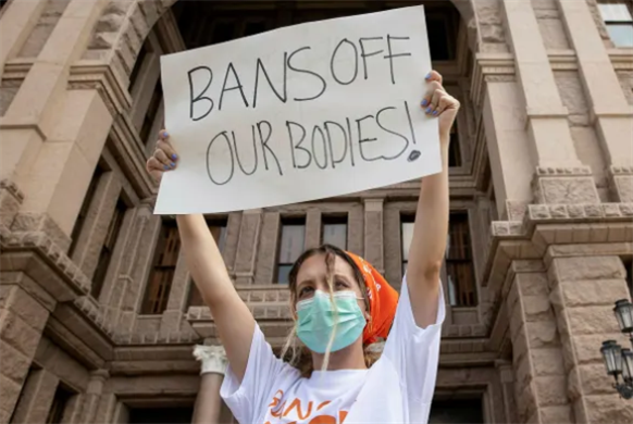 حظر الإجهاض في تكساس: نجمات أميركيات «ينتفضن»